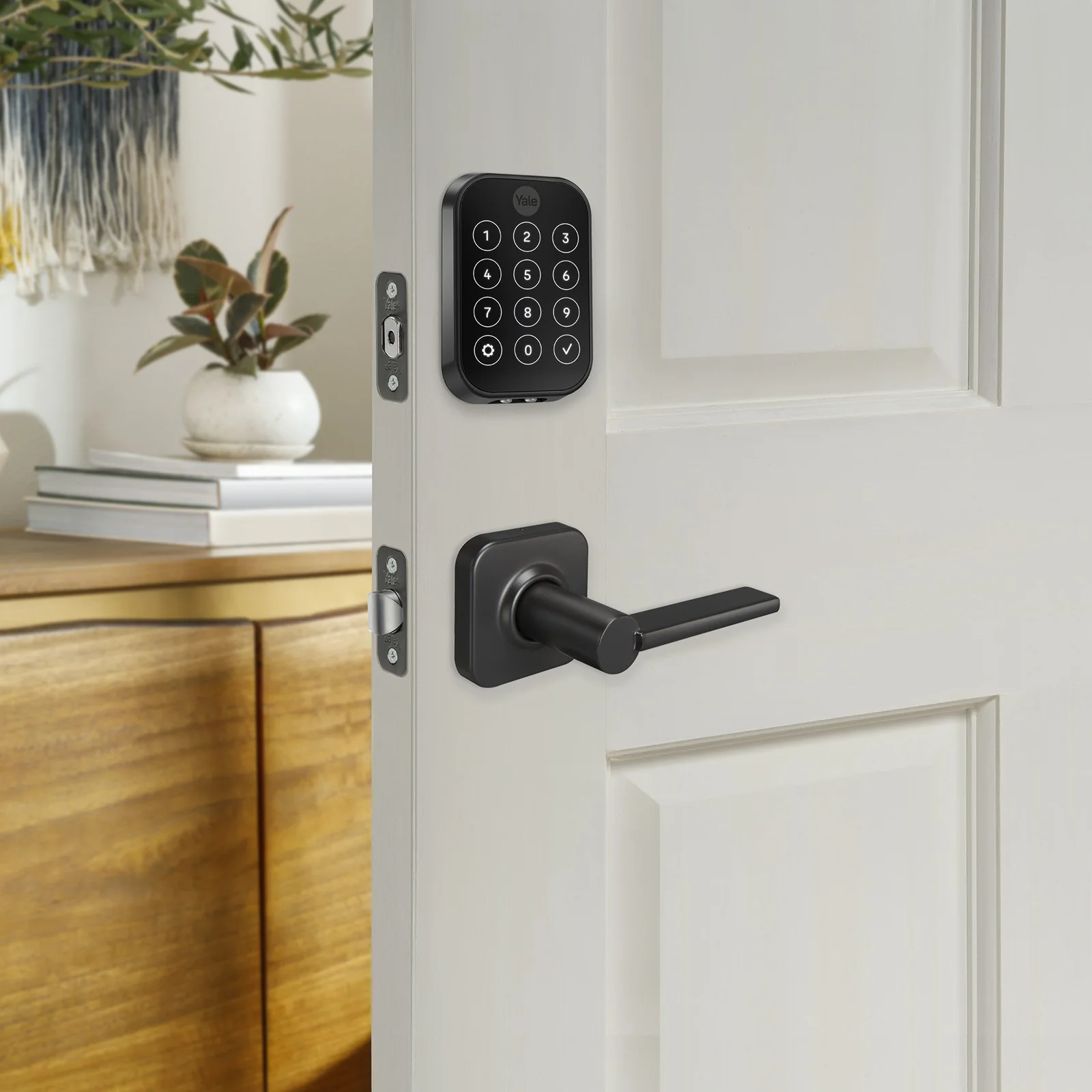 Yale Assure Lock 2 Plus with Bluetooth and Valdosta Lever - Image 4