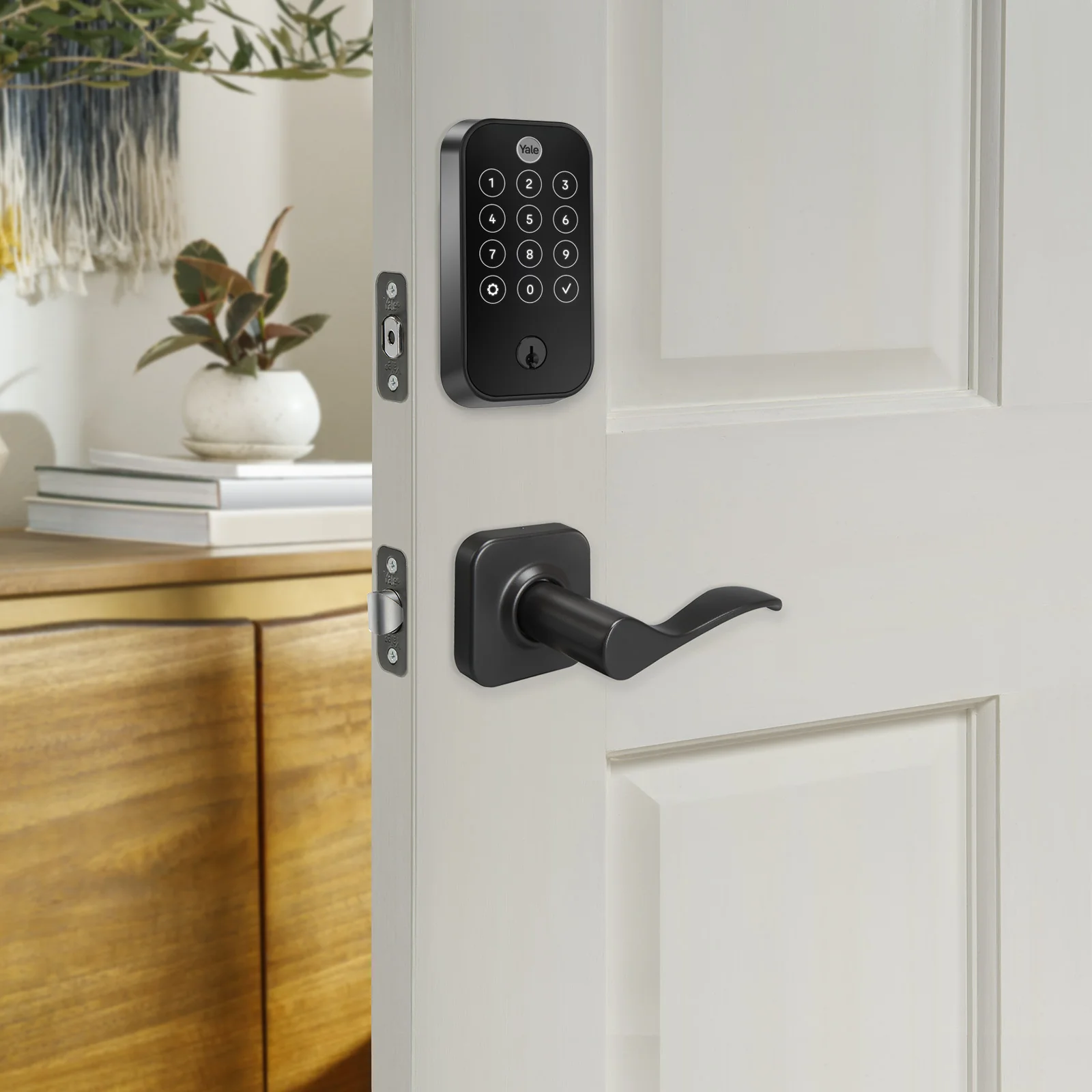 Yale Assure Lock 2 Touch with Bluetooth and Norwood Lever - Image 3