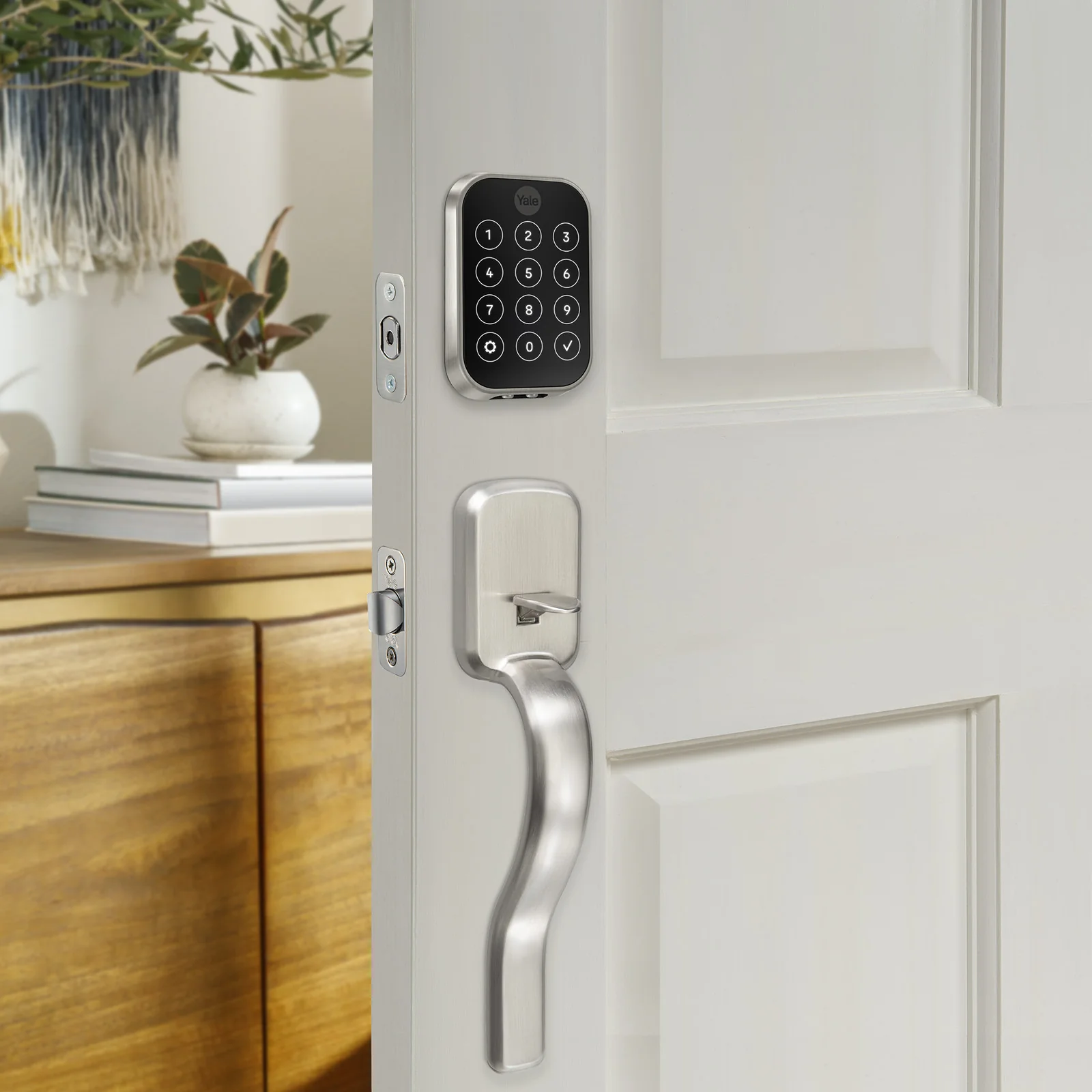 Yale Assure Lock 2 Plus with Bluetooth and Ridgefield Handle - Image 6