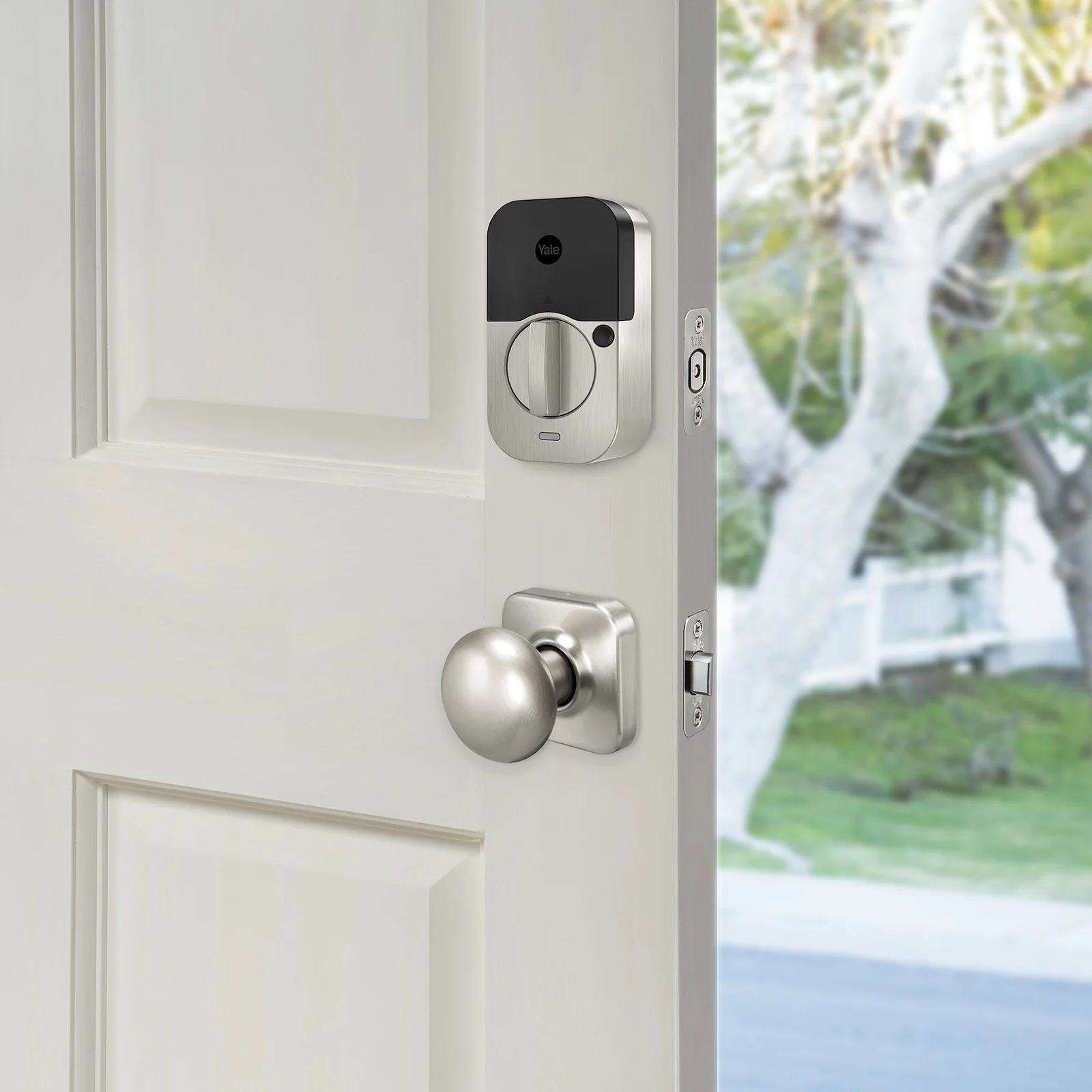 Yale Assure Lock 2 Plus with Bluetooth and Ridgefield Handle - Image 7